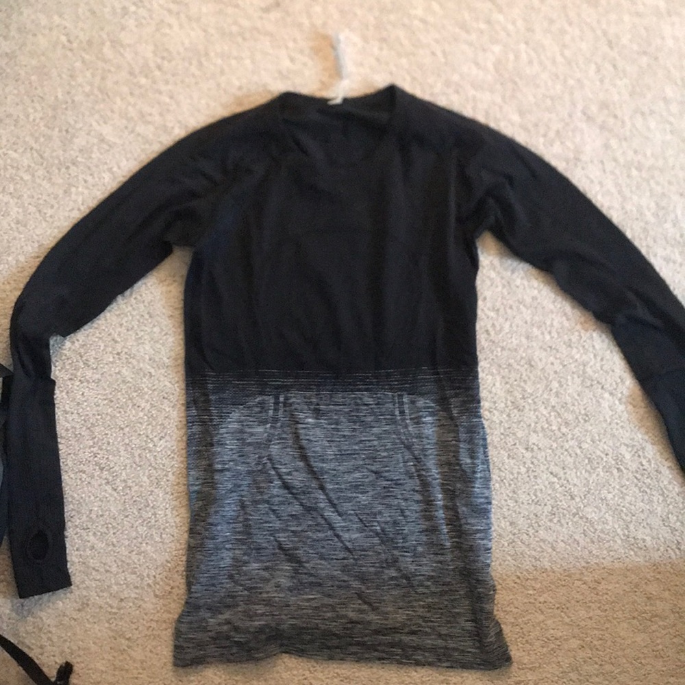 Athletic lululemon swifty crew shirt